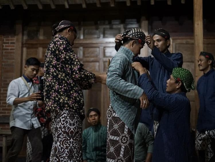 Mengenal pakaian adat jawa
